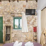 Gaia - Boutique Retreat Marathópoli