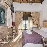 Gaia - Boutique Retreat Marathópoli
