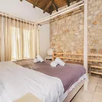 Gaia - Boutique Retreat Marathópoli