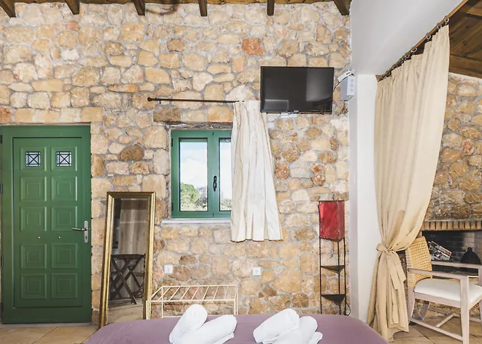 Gaia - Boutique Retreat Marathopoli