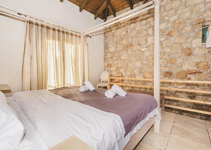 Gaia - Boutique Retreat Marathopoli