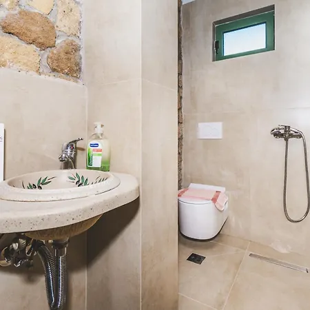 Gaia - Boutique Retreat Marathopoli