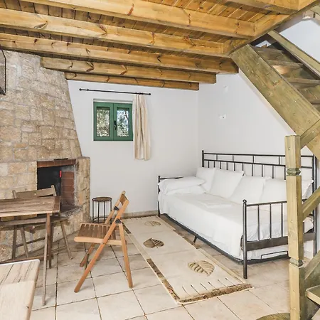 Daire Gaia - Boutique Retreat Marathopoli