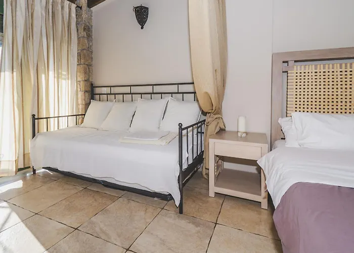Gaia - Boutique Retreat Daire Marathopoli