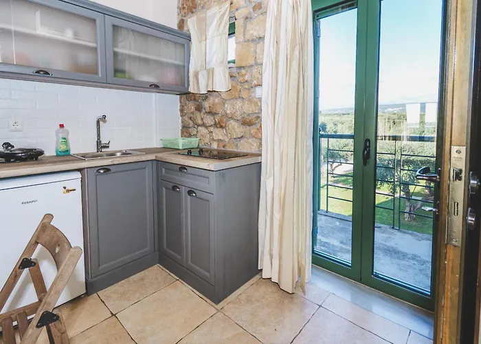 Gaia - Boutique Retreat Marathopoli